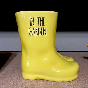 New Rae Dunn "In The Garden"  Rain Boots Planter